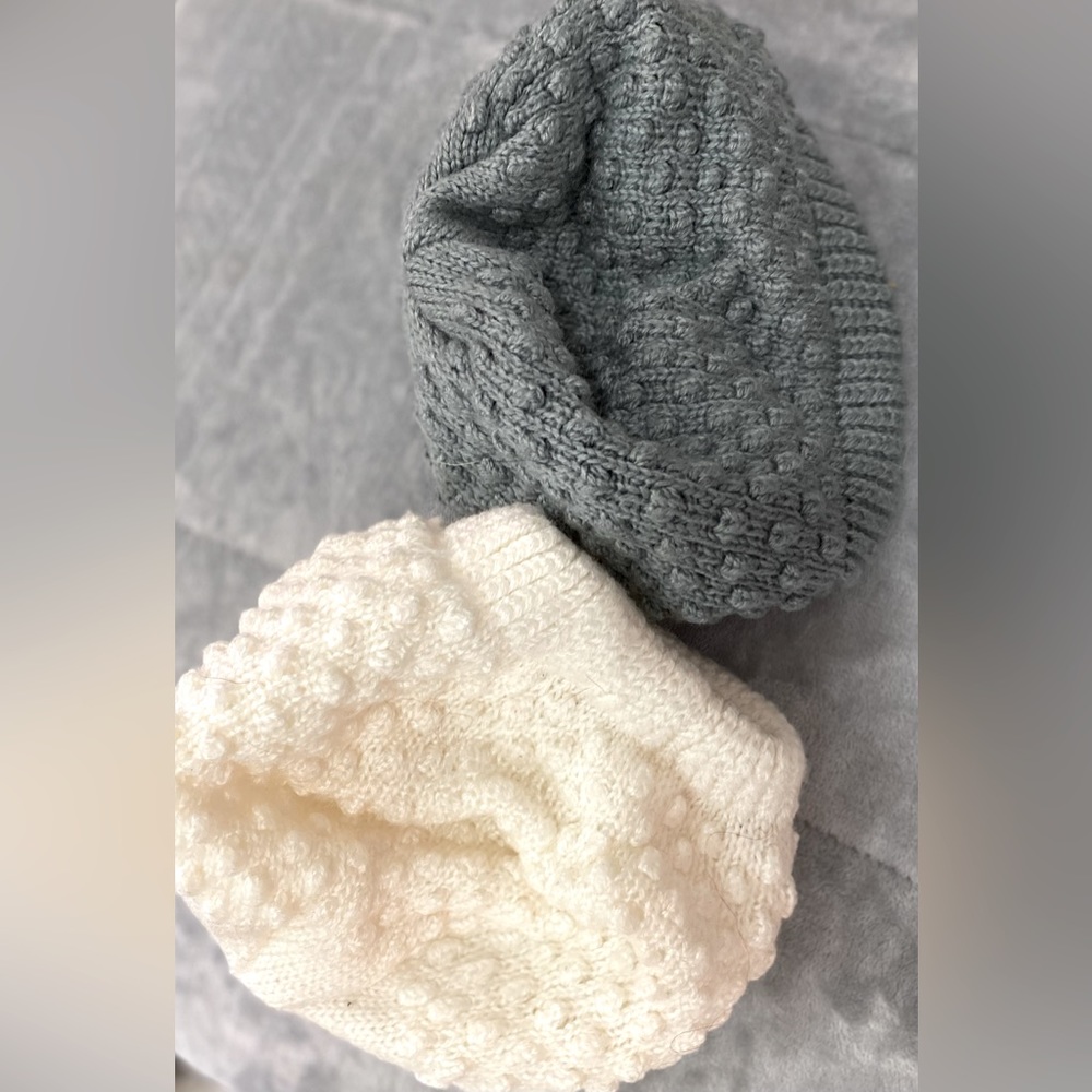 Bundle of 2 Knit Hats